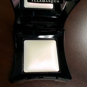 Illamasqua Beyond Powder Highlighter, Daze